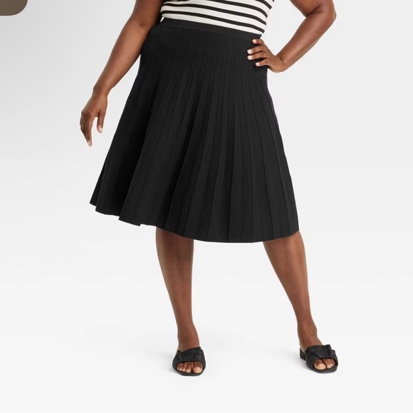 A New Day Elegant Black Pleated Midi sweater Skirt size L. New with tags. - Picture 1 of 8